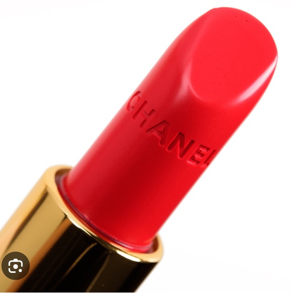 CHANEL Rouge Lipstick in “Rebelle” NWT - Picture 1 of 7